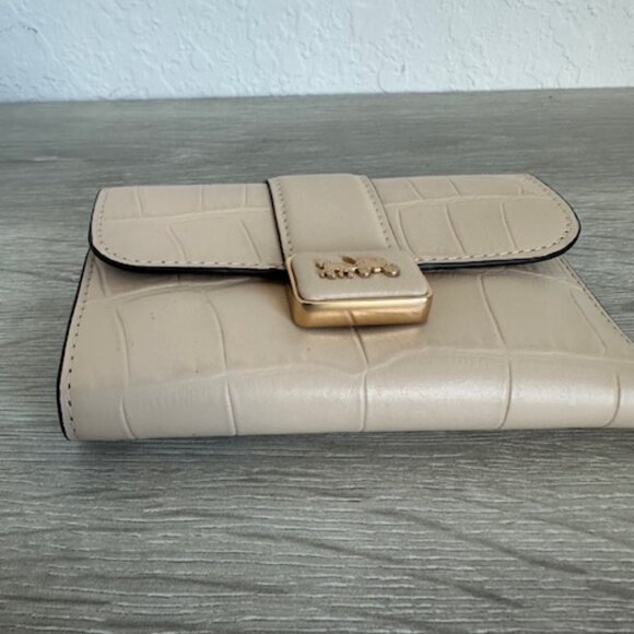 Grace Medium Beige Coach Signature Canvas Wallet Style No. CE686 - Picture 5 of 5